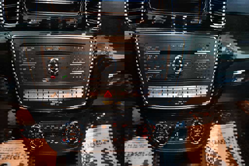 Used 2018 Mercedes-Benz GLS 550 4MATIC w/ Driver Assistance Package image 32