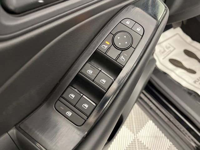 Used 2025 Nissan Rogue S image 31