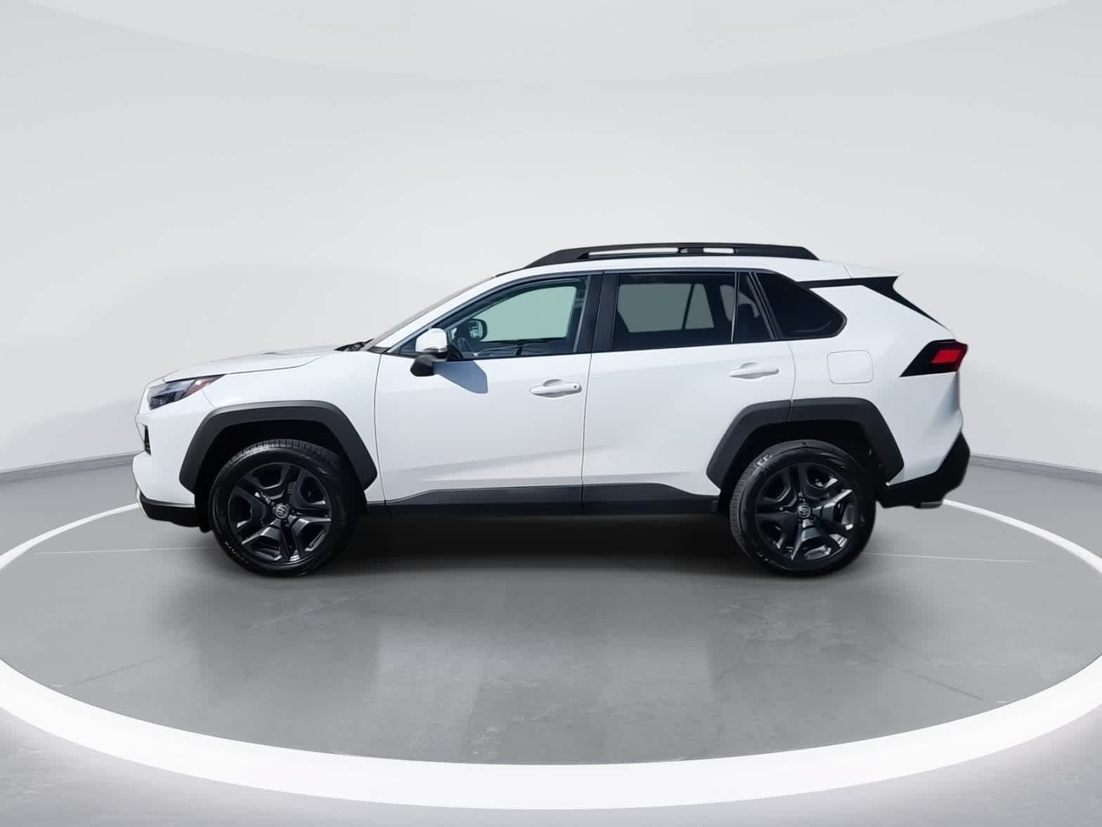 Used 2024 Toyota RAV4 Adventure AWD/4WD image 5