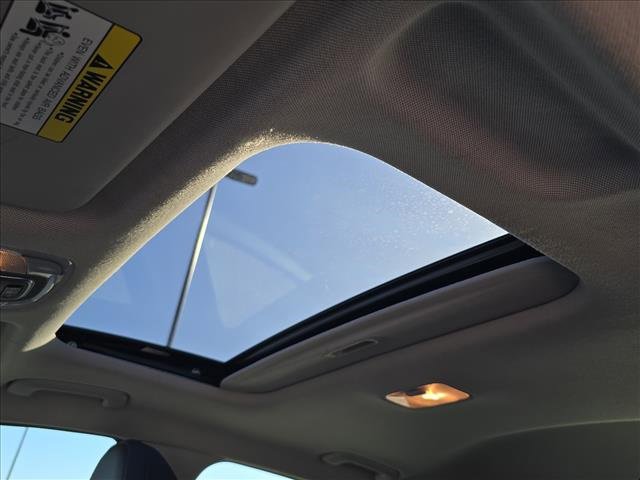 Certified 2023 Hyundai Elantra Limited w/ Winter Weather Package image 16