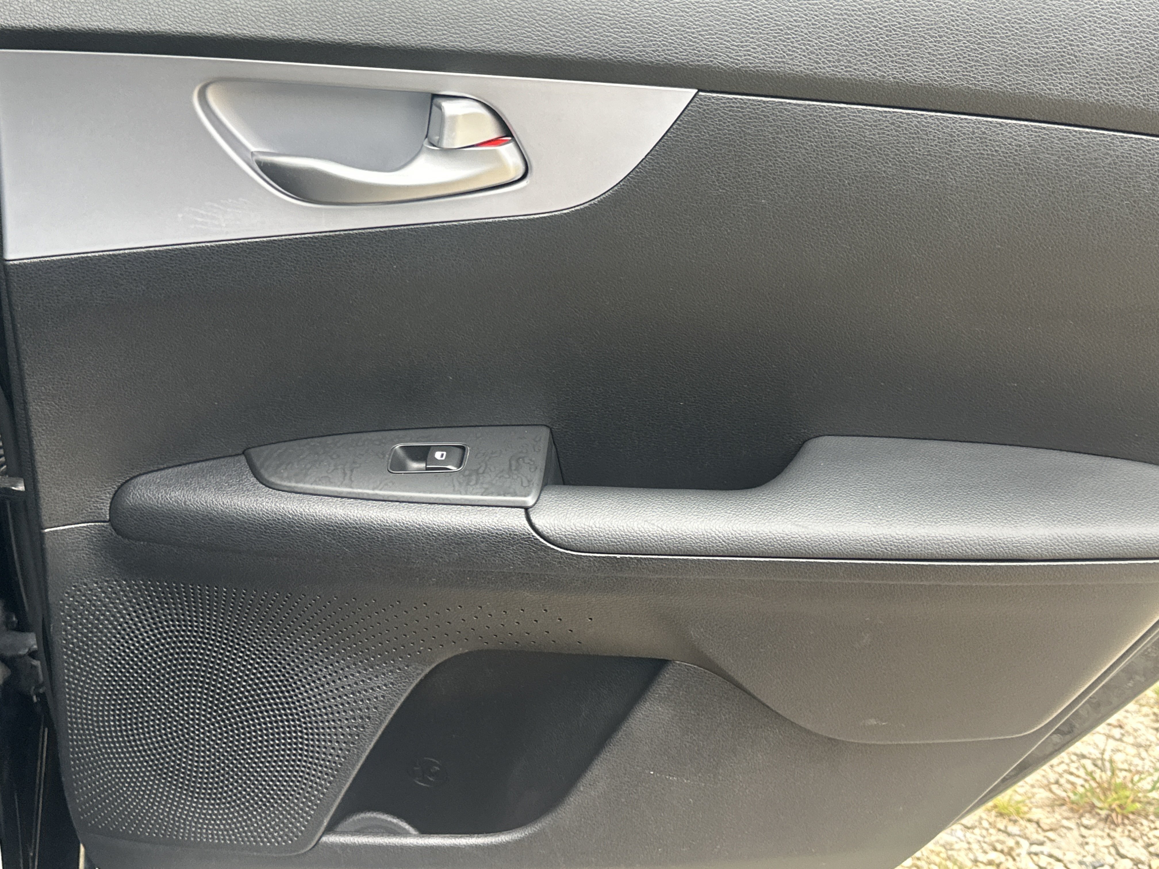 Used 2024 Kia Forte LXS FWD image 16