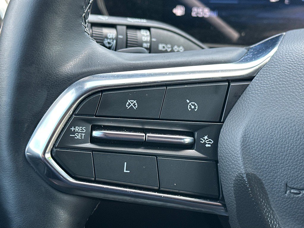 Used 2025 Chevrolet Equinox LT w/ Safety and Technology Package image 10