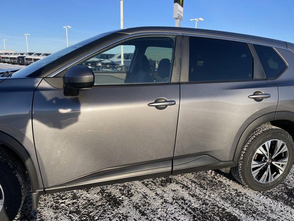 Used 2023 Nissan Rogue SV image 28