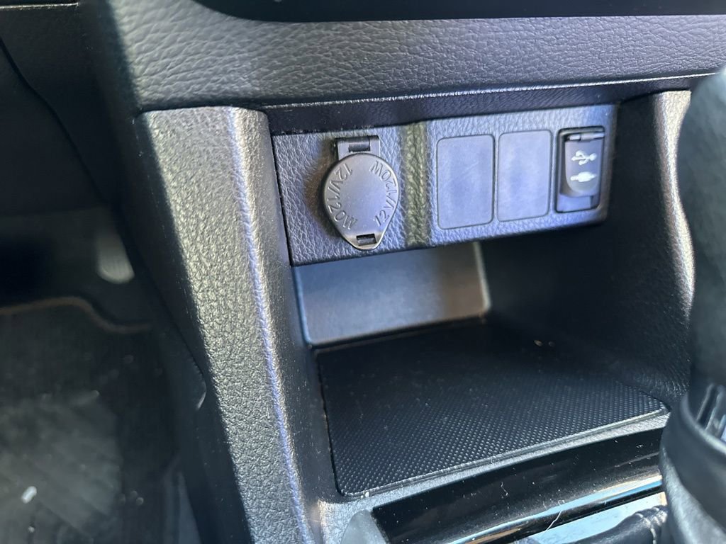 Used 2014 Toyota Corolla LE image 25