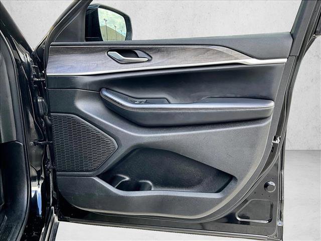 Used 2023 Jeep Grand Cherokee L Limited RWD image 19