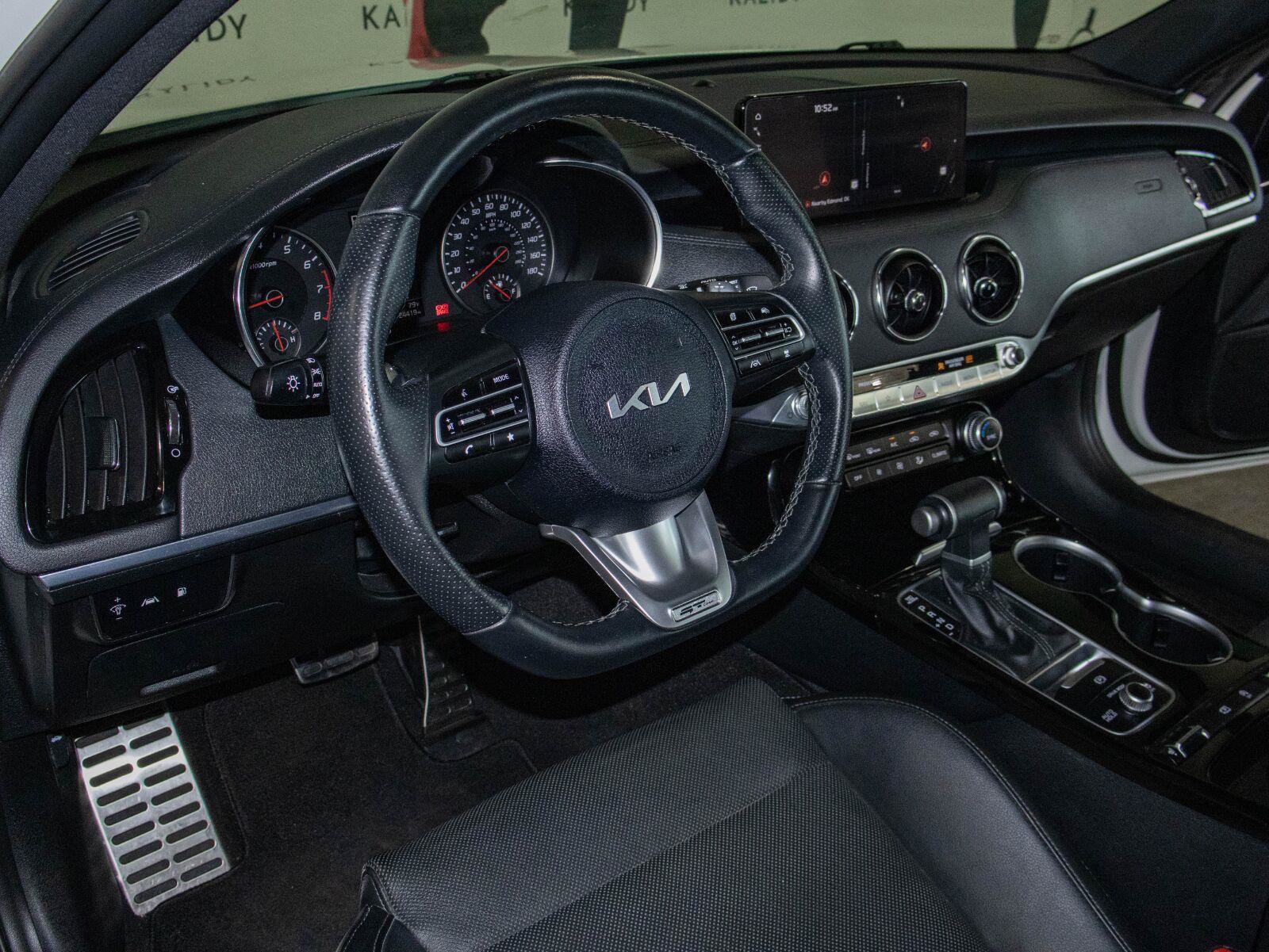 Used 2023 Kia Stinger GT-Line w/ Sun & Sound Package RWD image 6