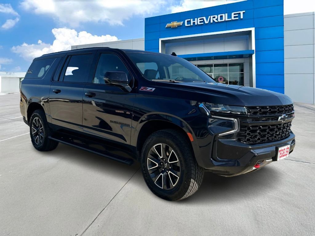 Used 2023 Chevrolet Suburban Z71 w/ Luxury Package AWD/4WD image 3
