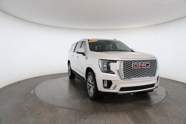 Used 2023 GMC Yukon XL Denali image 28