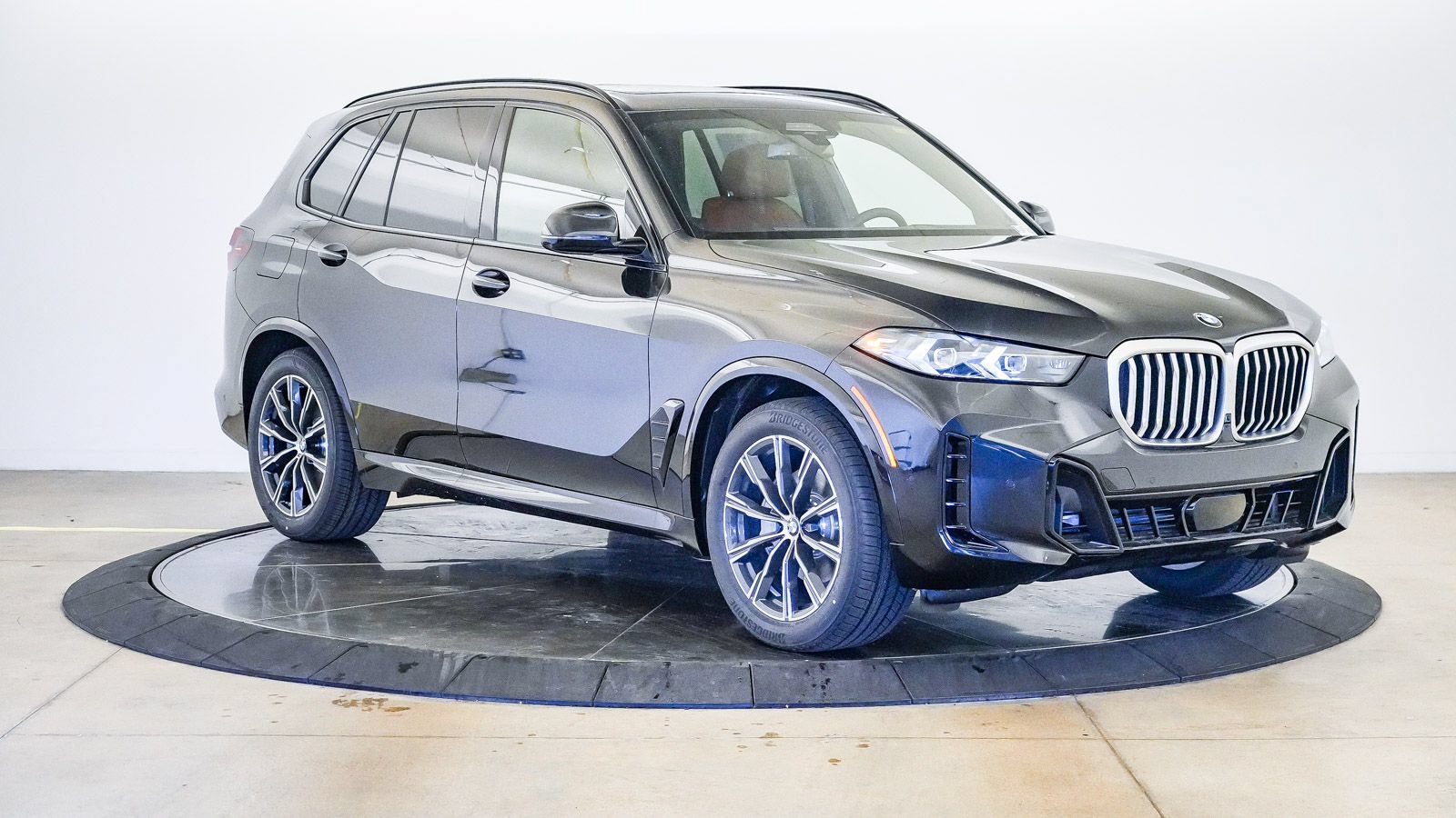 New 2026 BMW X5 xDrive40i w/ M Sport Package AWD/4WD image 6