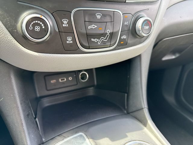 Used 2022 Chevrolet Equinox LT FWD image 19