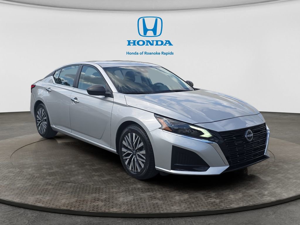 Used 2024 Nissan Altima 2.5 SV image 7
