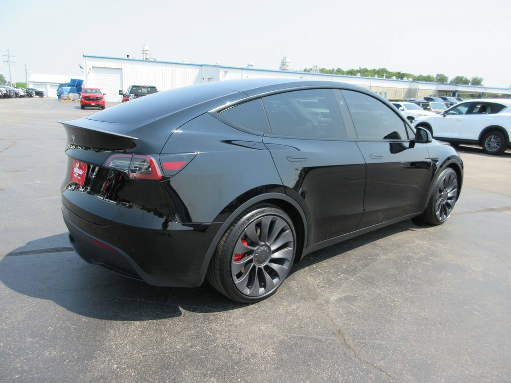 Used 2024 Tesla Model Y Performance AWD/4WD image 5