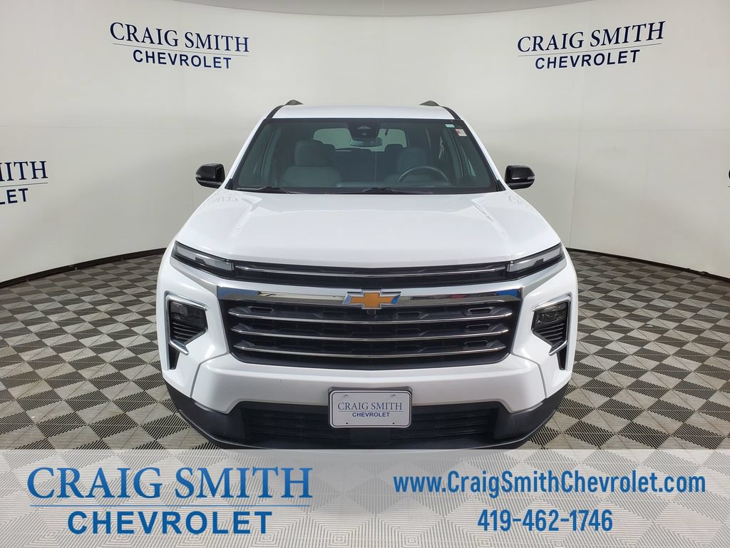 Used 2025 Chevrolet Traverse LT FWD image 8