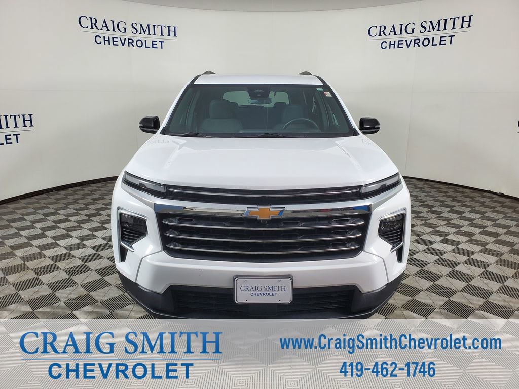 Used 2025 Chevrolet Traverse LT FWD image 8