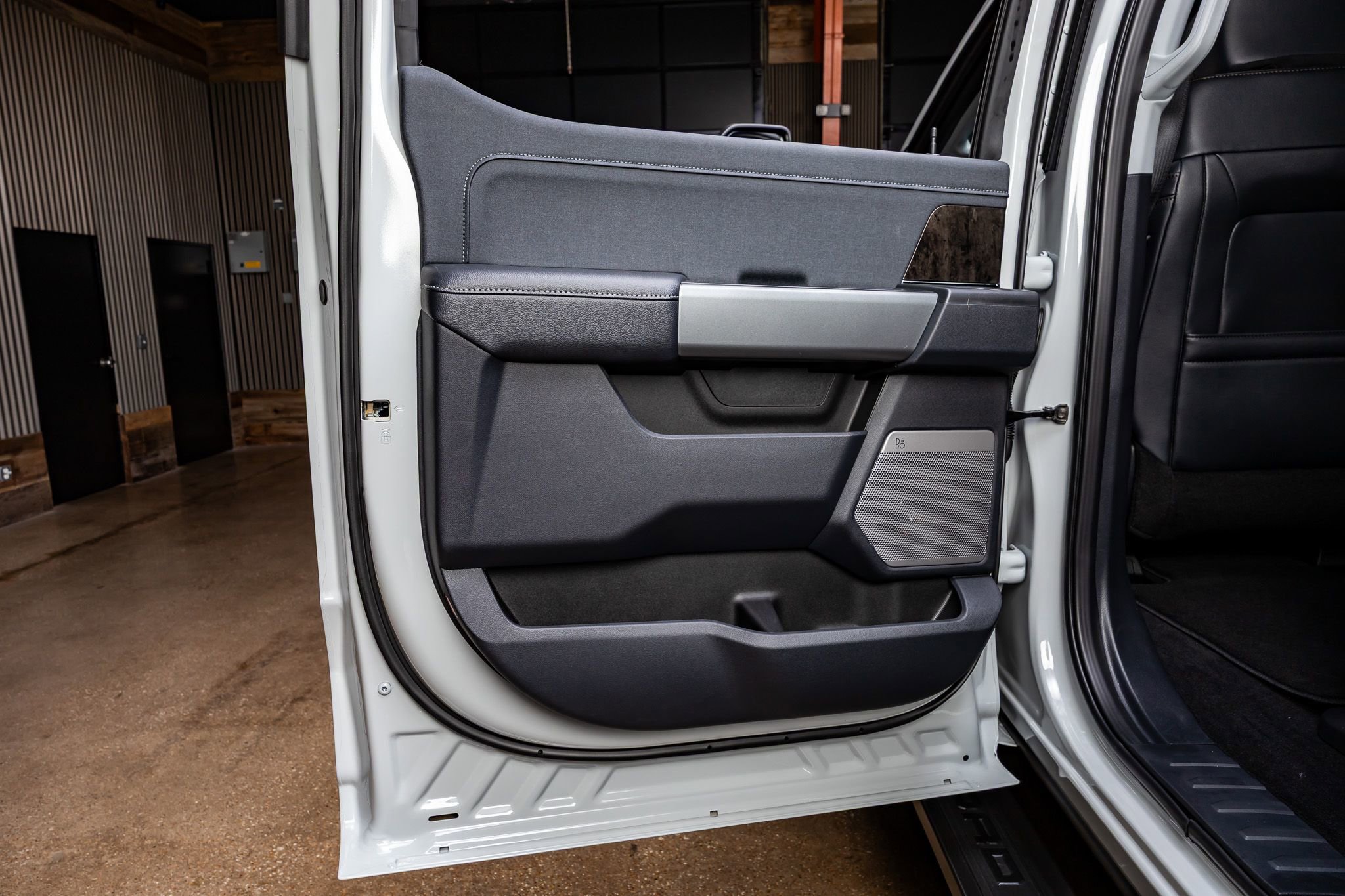 Used 2026 Ford F250 Lariat w/ Black Appearance Package image 38