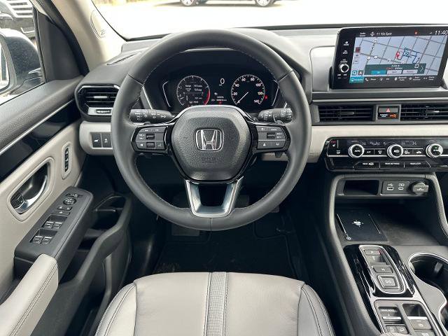New 2025 Honda Pilot Touring image 24