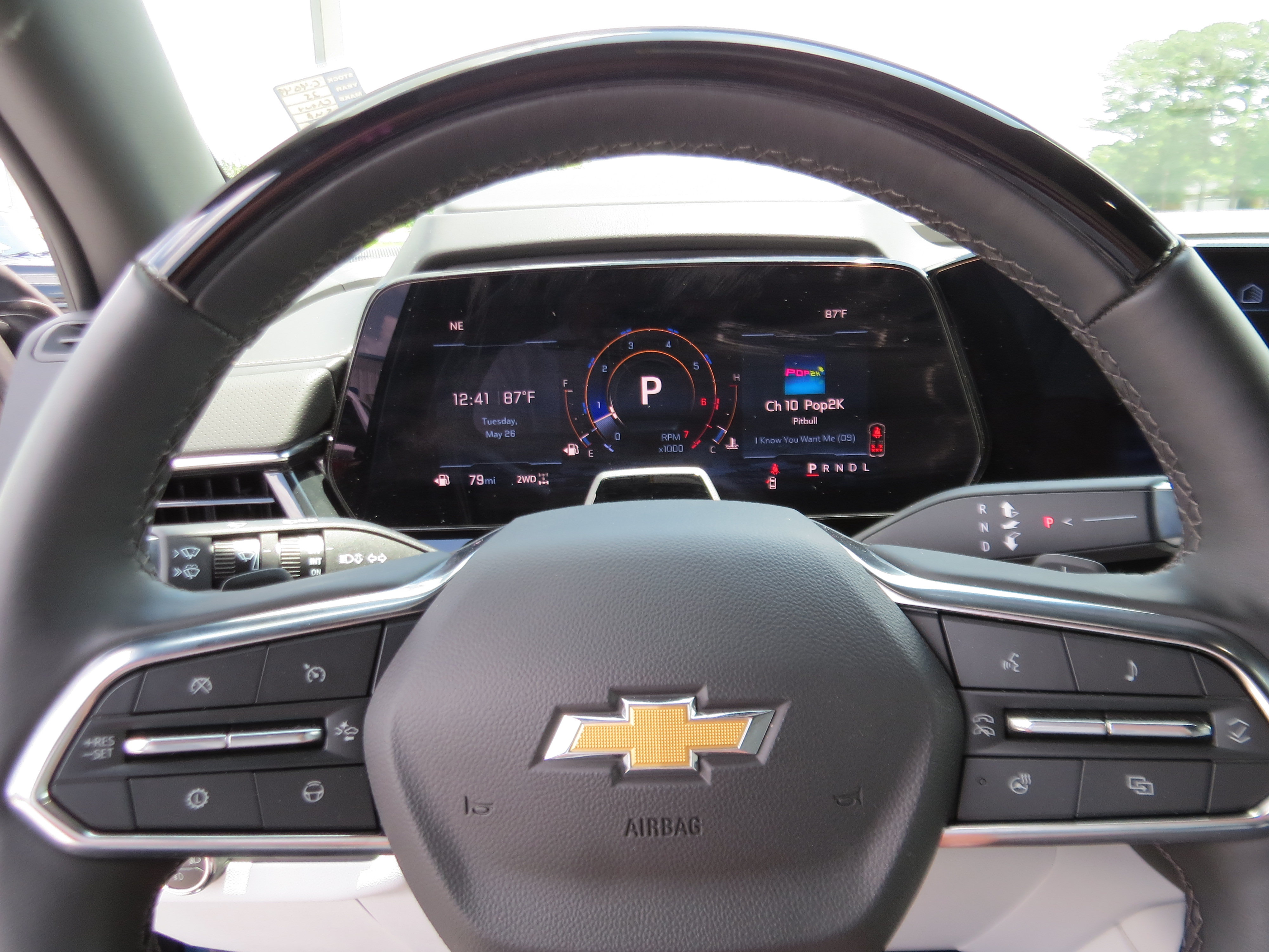 Used 2025 Chevrolet Suburban Premier AWD/4WD image 28