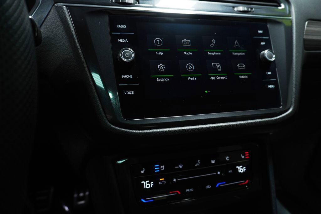 Used 2023 Volkswagen Tiguan SEL R-Line image 22