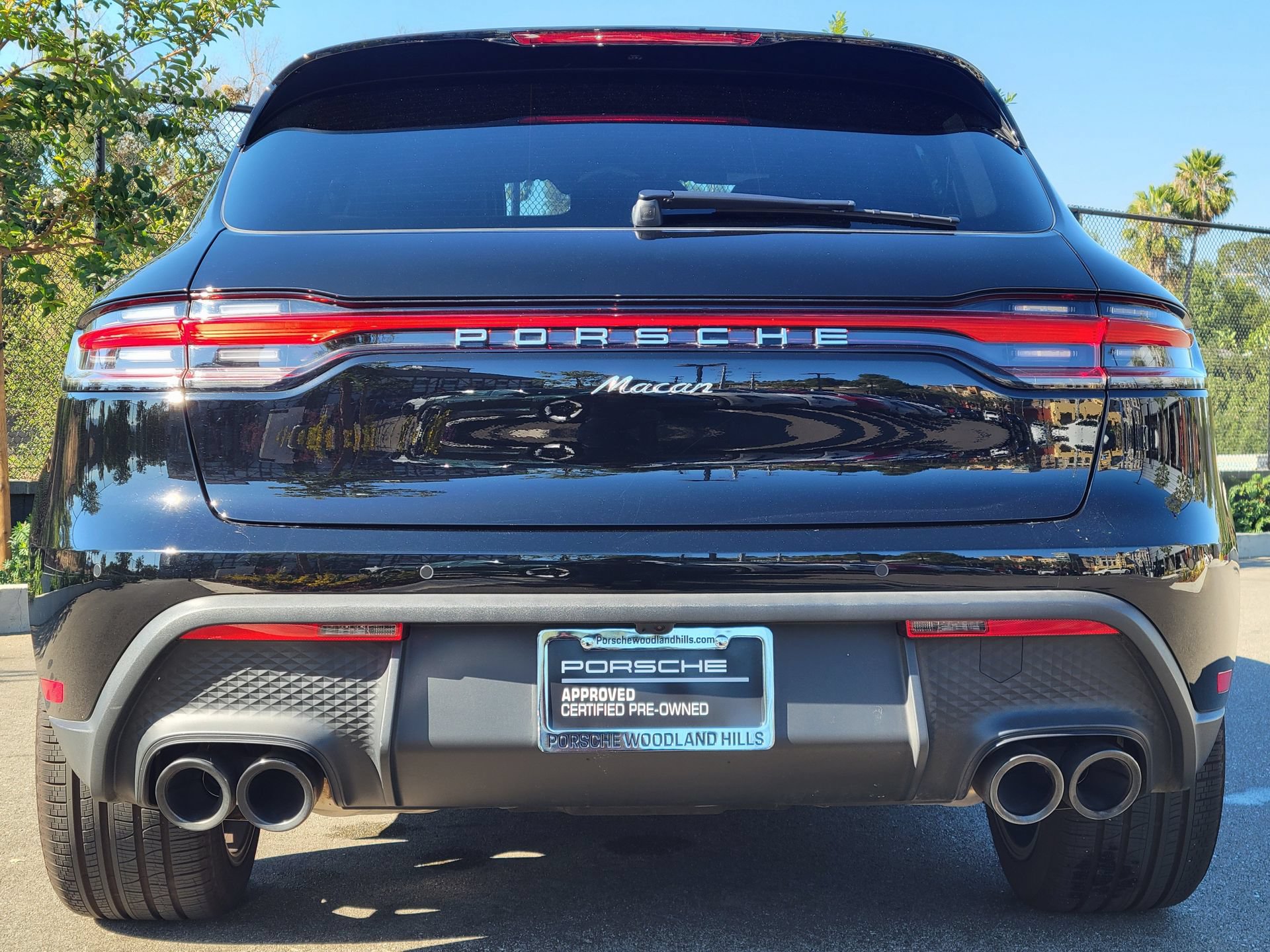Certified 2024 Porsche Macan AWD/4WD image 6