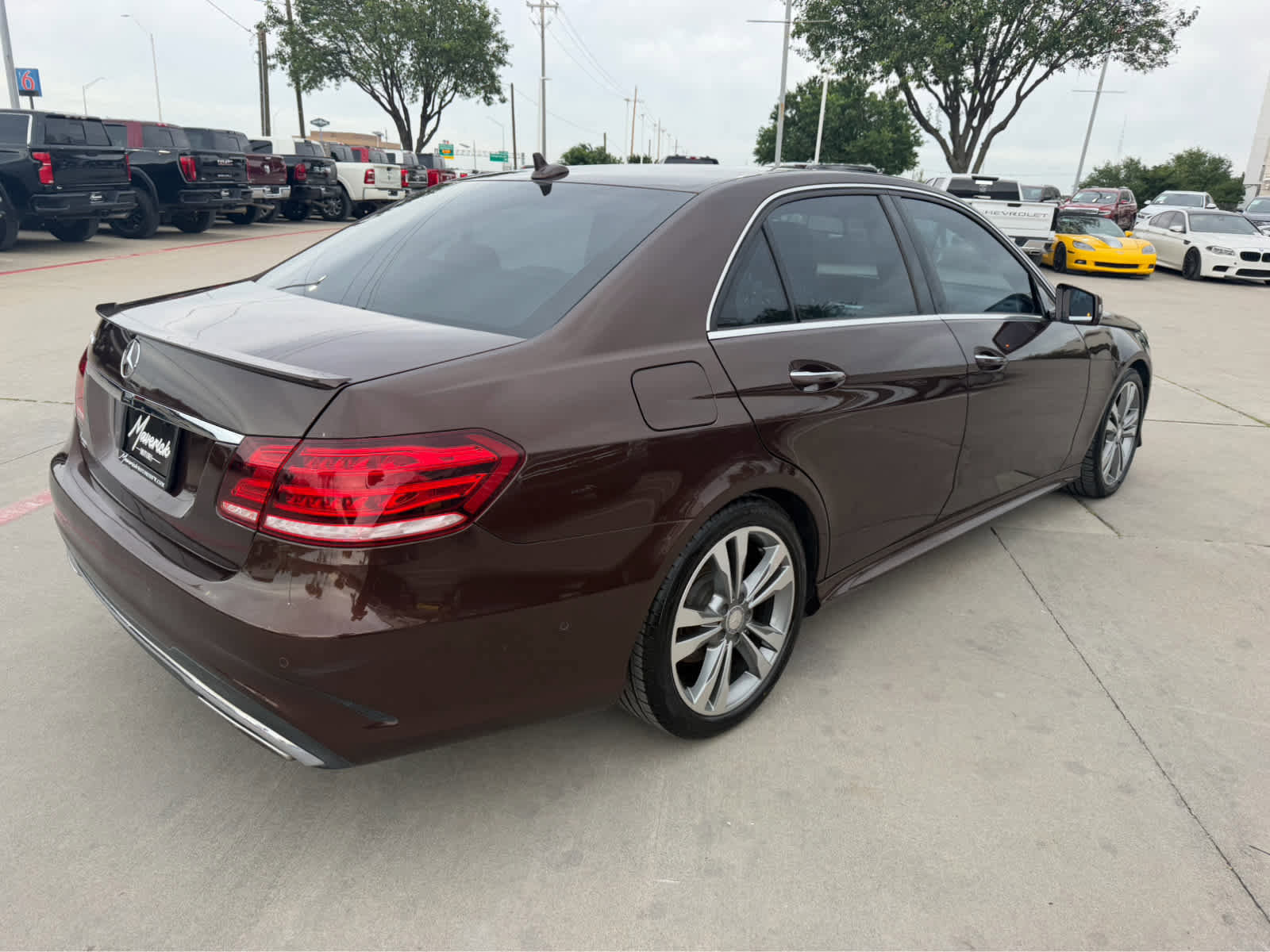 Used 2016 Mercedes-Benz E 350 Sedan image 3