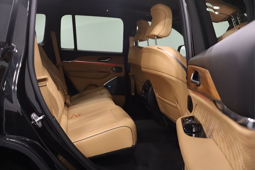 Certified 2022 Jeep Grand Cherokee Summit AWD/4WD image 23