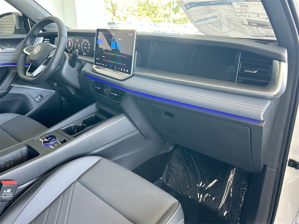 New 2026 Volkswagen Tiguan SE R-Line image 38