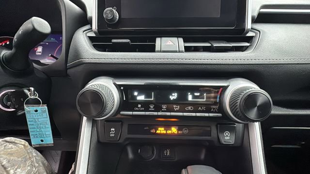 Used 2024 Toyota RAV4 LE image 20