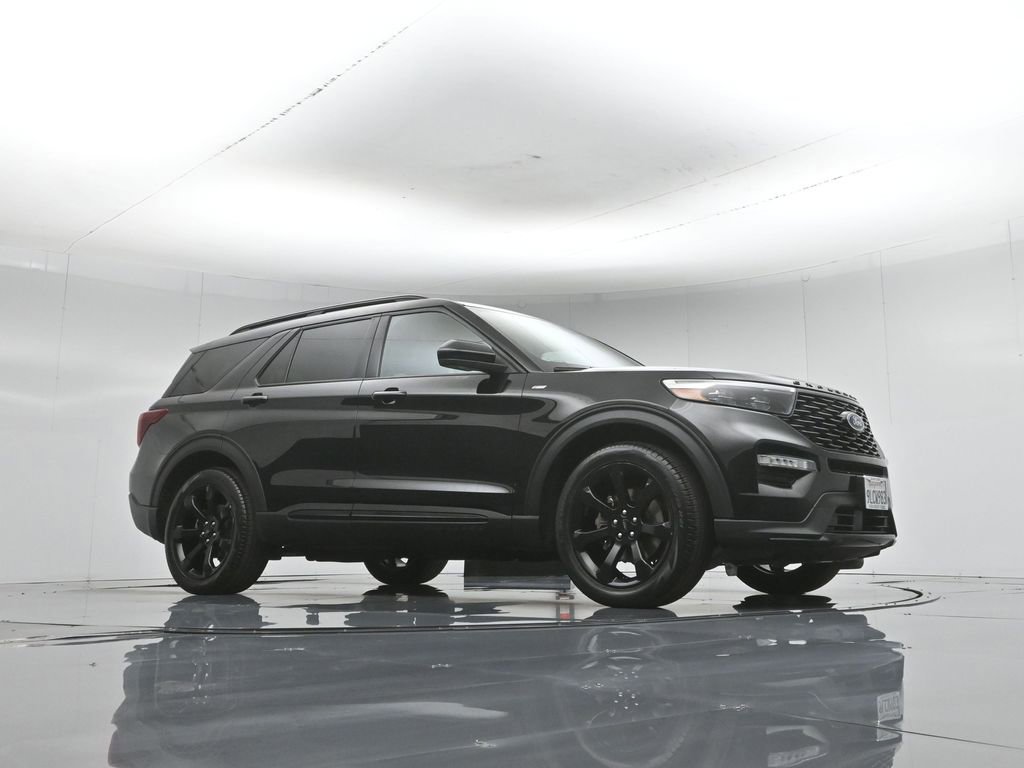 Used 2024 Ford Explorer ST-Line w/ Class IV Trailer Tow Package RWD image 4