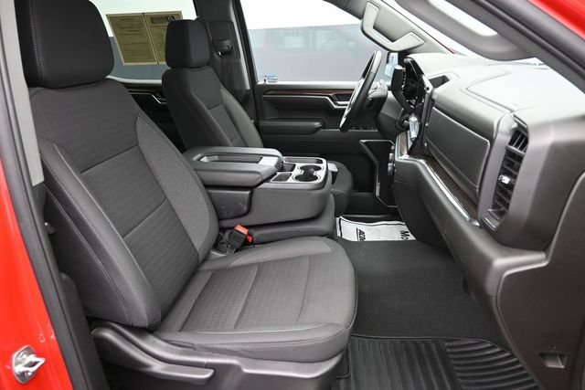 Used 2025 Chevrolet Silverado 1500 LT AWD/4WD image 31