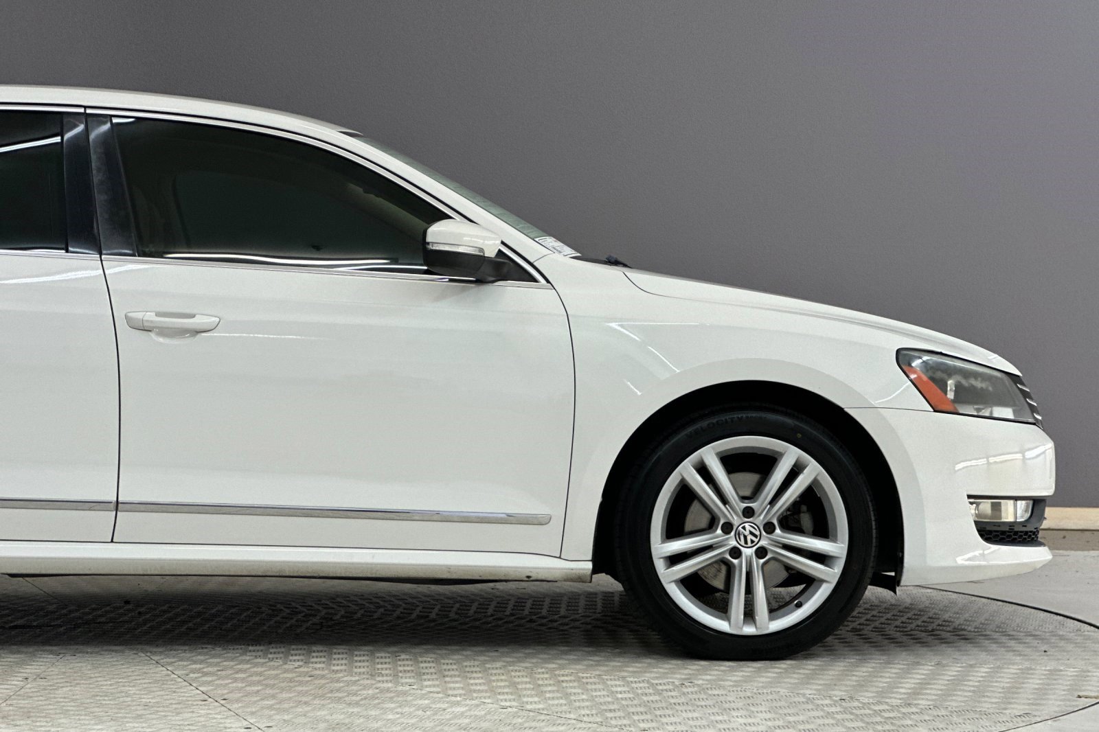 Used 2013 Volkswagen Passat TDI SEL Premium image 34