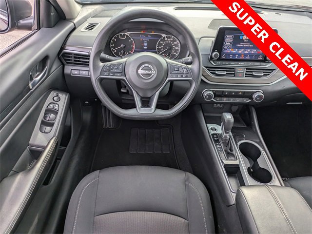 Used 2024 Nissan Altima 2.5 SV image 17