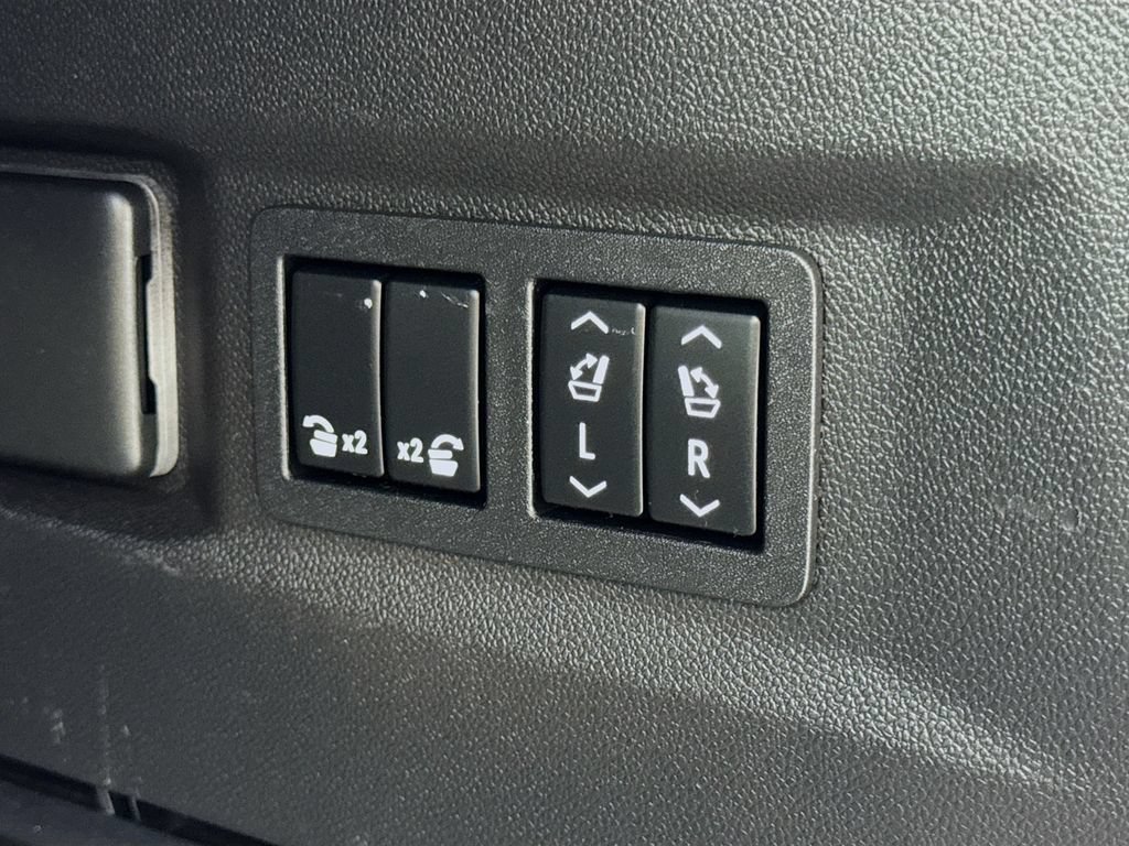 Used 2021 Chevrolet Tahoe High Country AWD/4WD image 36