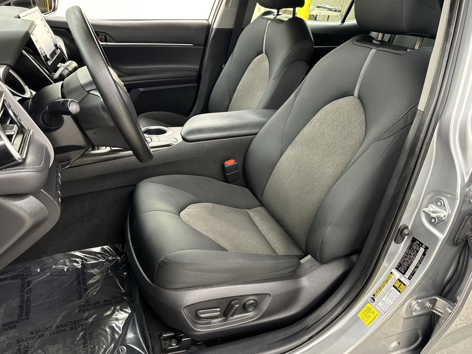 Used 2022 Toyota Camry LE image 4