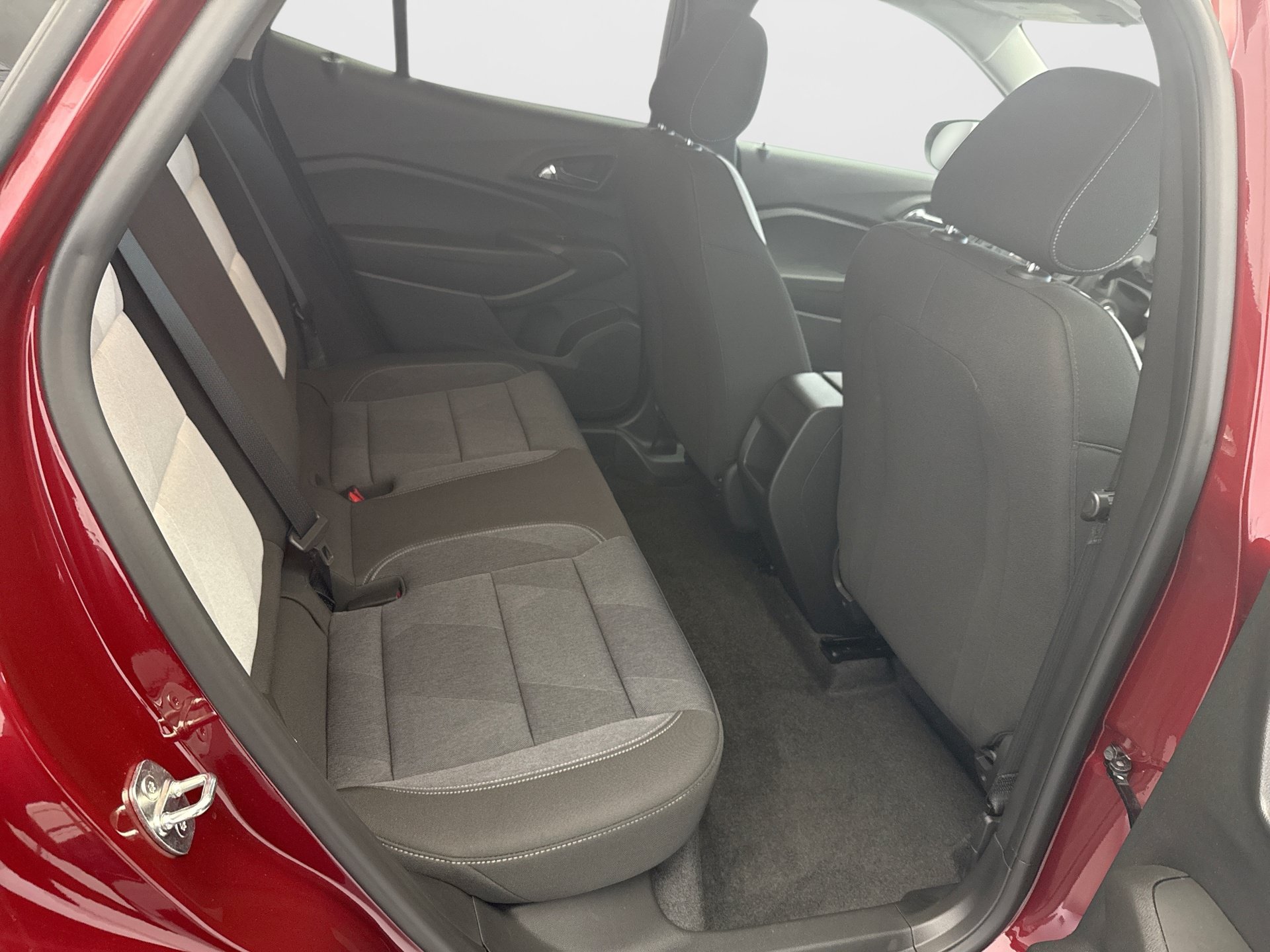 Used 2024 Chevrolet Trax LS w/ Driver Confidence Package FWD image 17