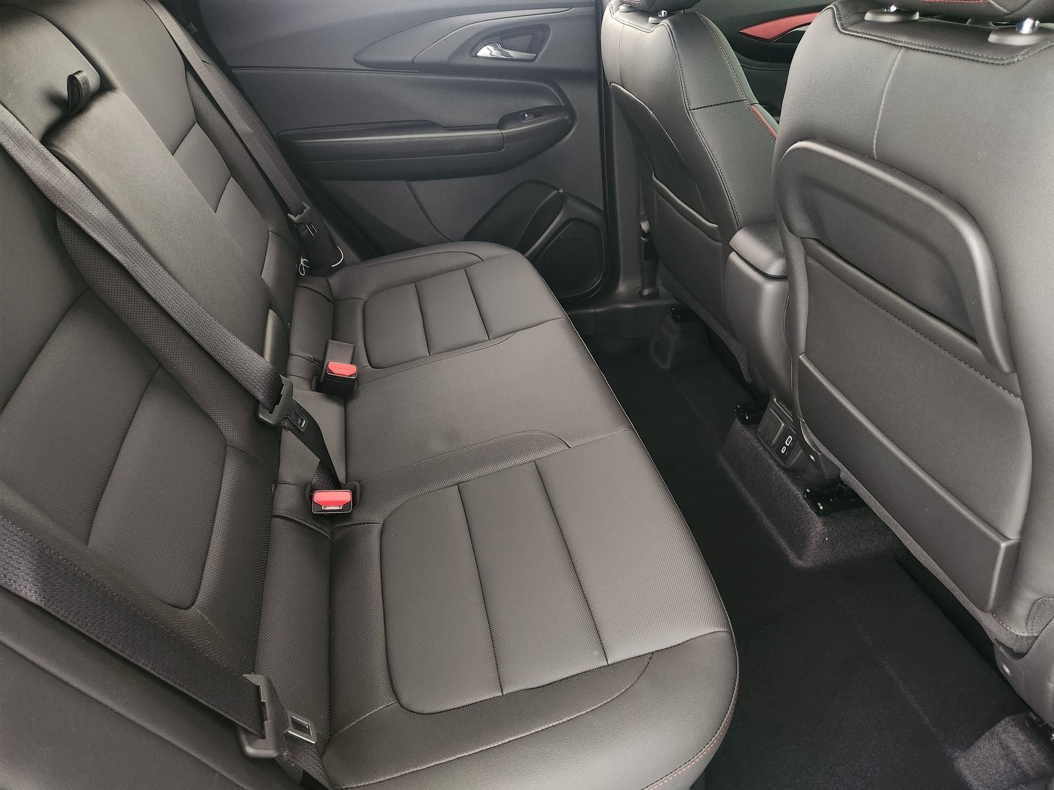 New 2026 Chevrolet TrailBlazer RS w/ Convenience Package FWD image 32