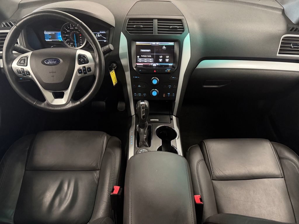 Used 2015 Ford Explorer XLT w/ Equipment Group 202B AWD/4WD image 15