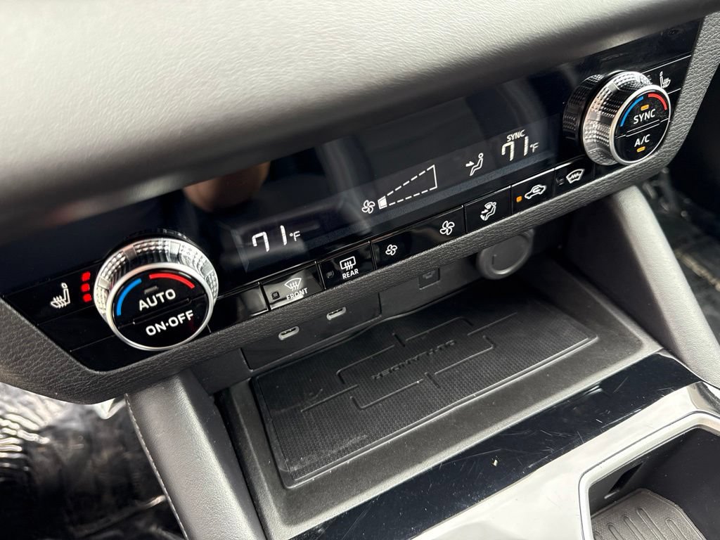 Used 2025 Mitsubishi Outlander SE AWD/4WD image 32