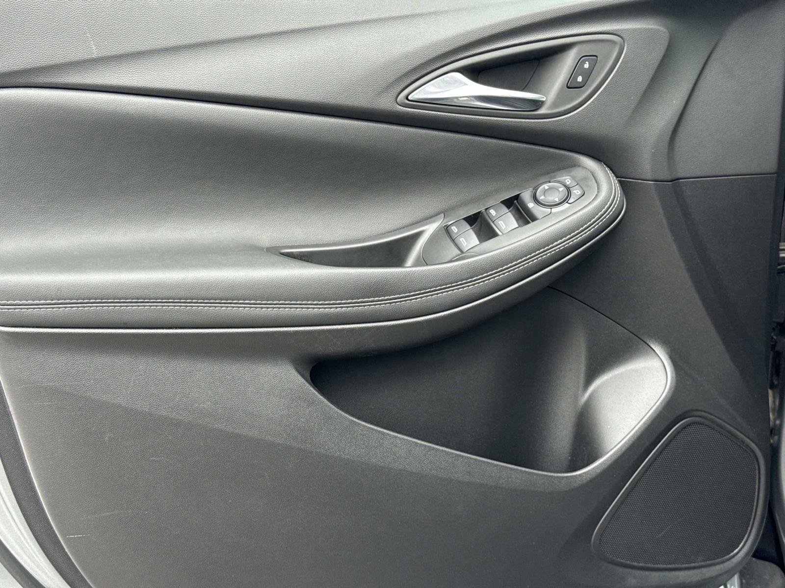 Used 2023 Buick Encore GX Select w/ Safety Package II image 17