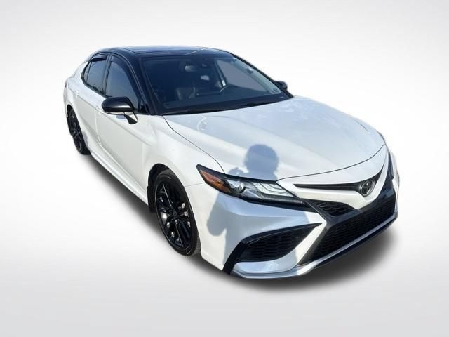 Used 2021 Toyota Camry XSE FWD image 7