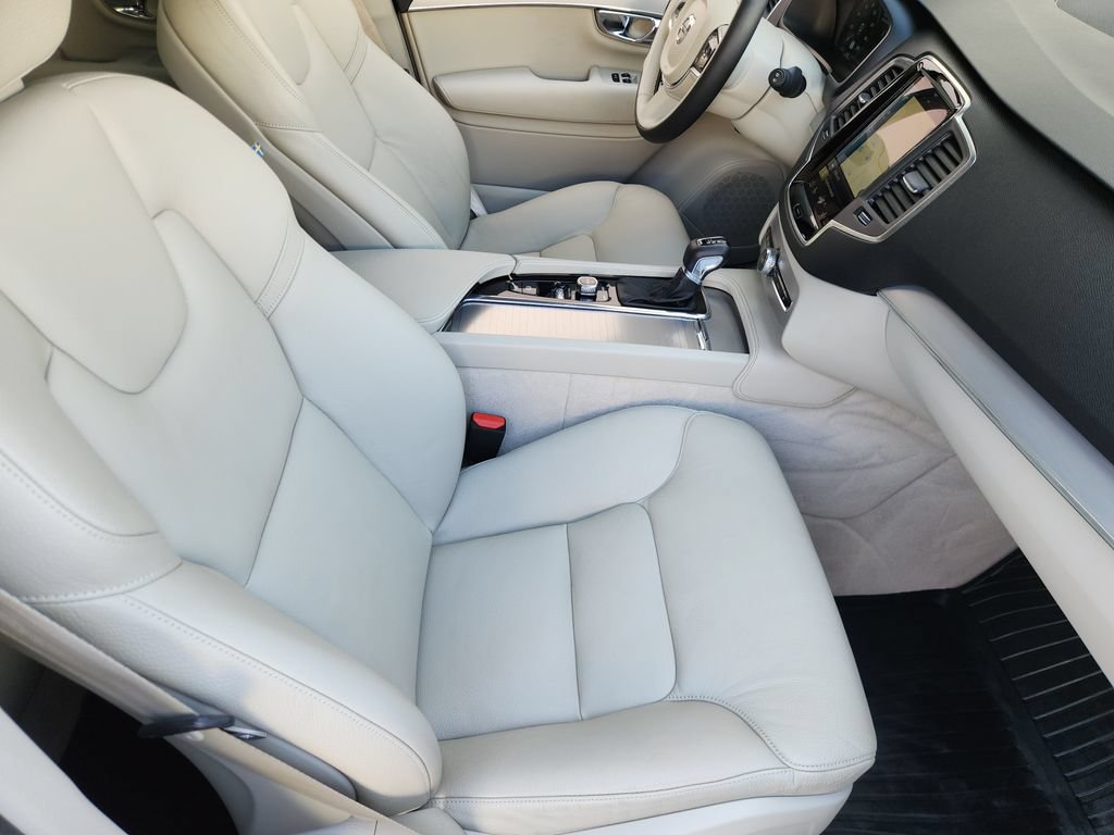 Used 2016 Volvo XC90 T6 Momentum AWD/4WD image 14