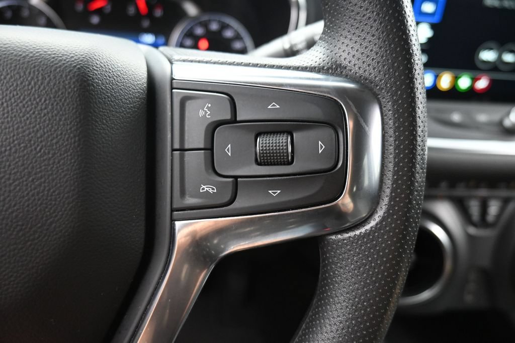 Used 2025 Chevrolet Blazer LT FWD image 11