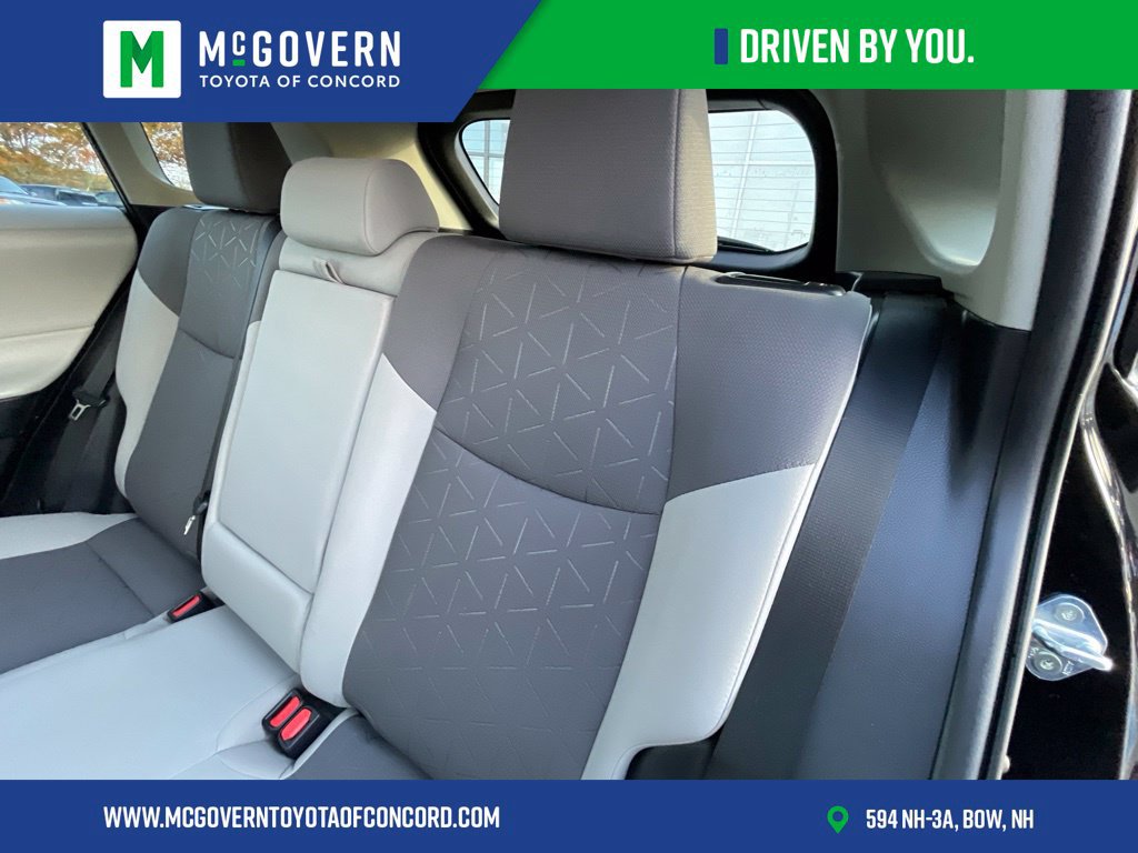 Used 2021 Toyota RAV4 XLE w/ Convenience Package AWD/4WD image 17