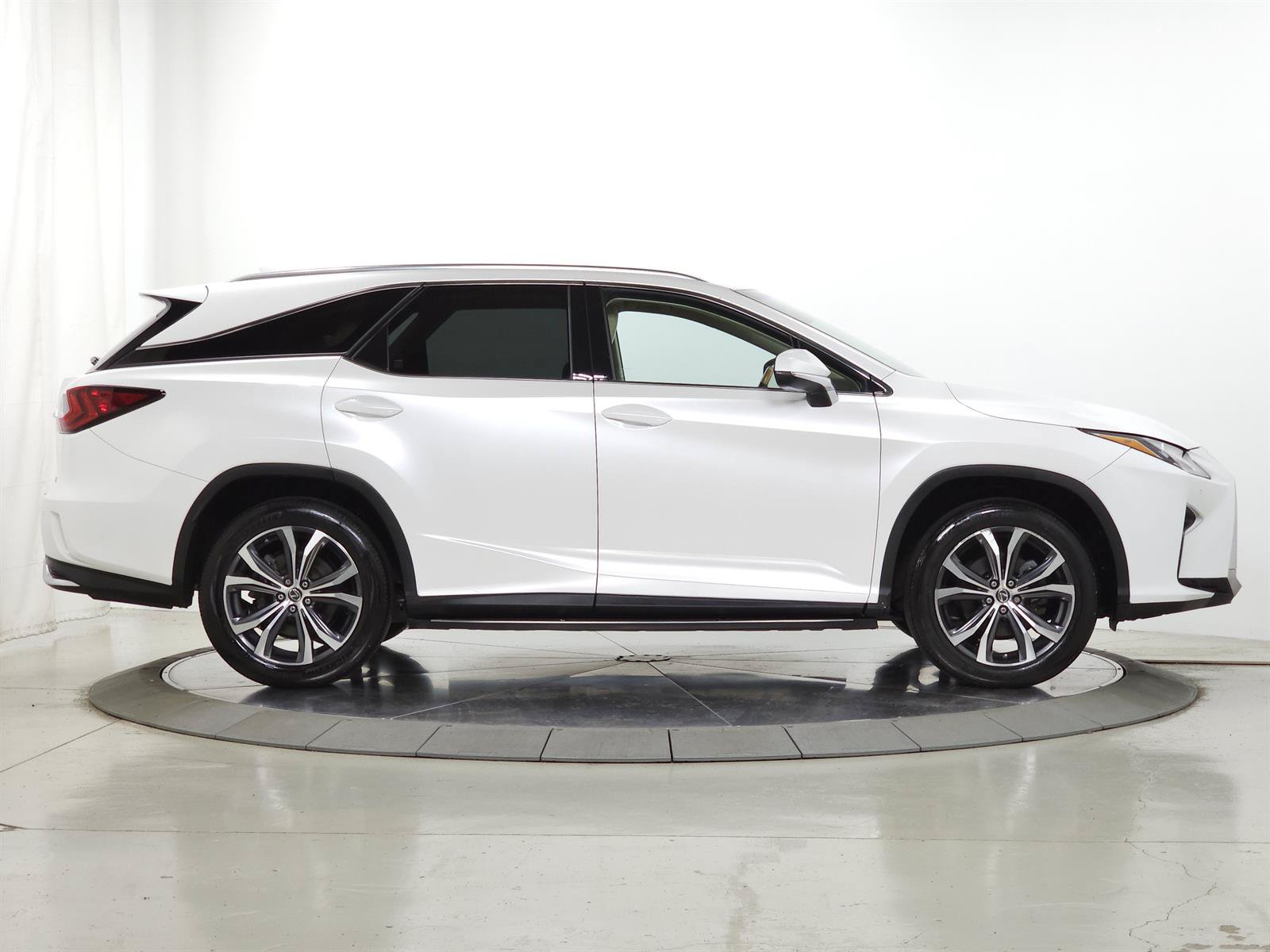 Used 2018 Lexus RX 350L AWD w/ Premium Package image 11