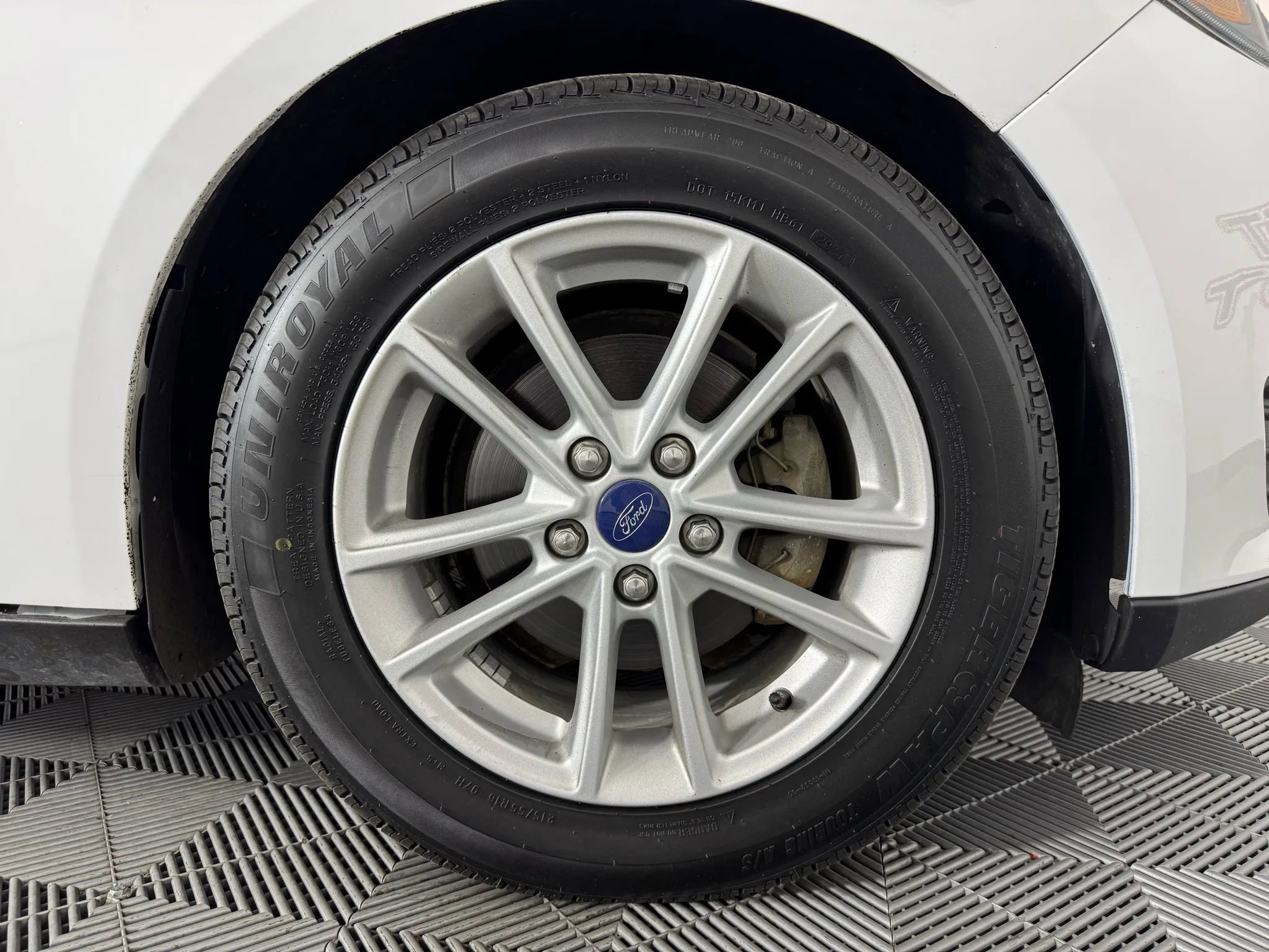 Used 2015 Ford Focus SE image 43