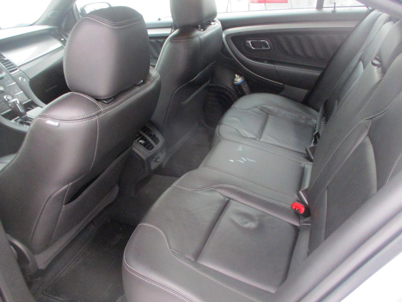 Used 2016 Ford Taurus SEL w/ Equipment Group 201A image 9