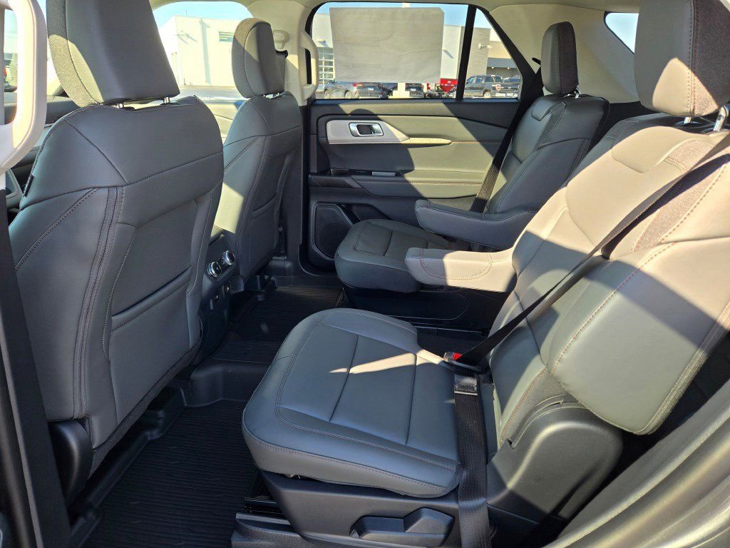 New 2026 Ford Explorer Active w/ Active Comfort Package image 16