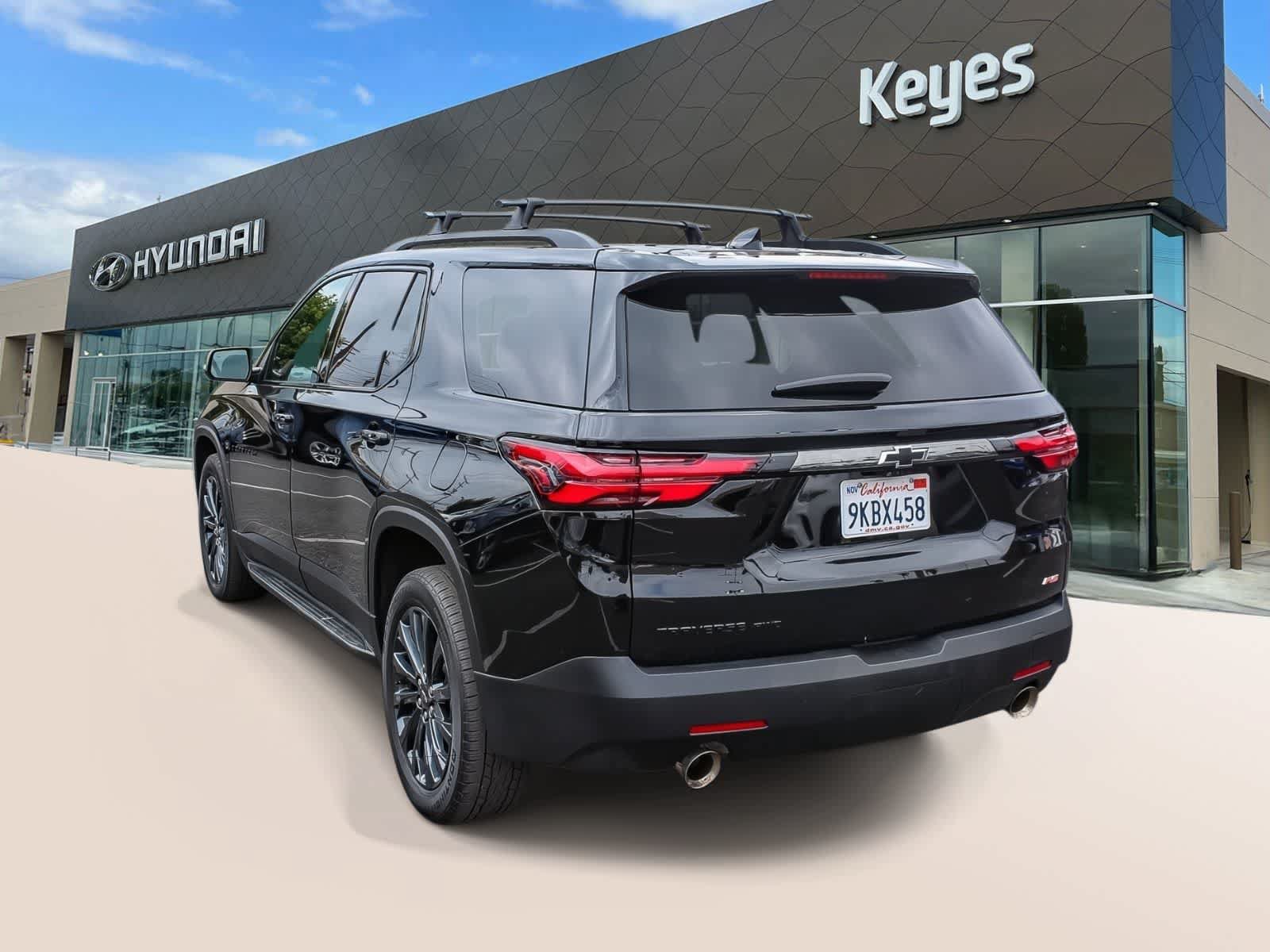 Used 2023 Chevrolet Traverse RS w/ LPO, 'HIT The Road' Package AWD/4WD image 7