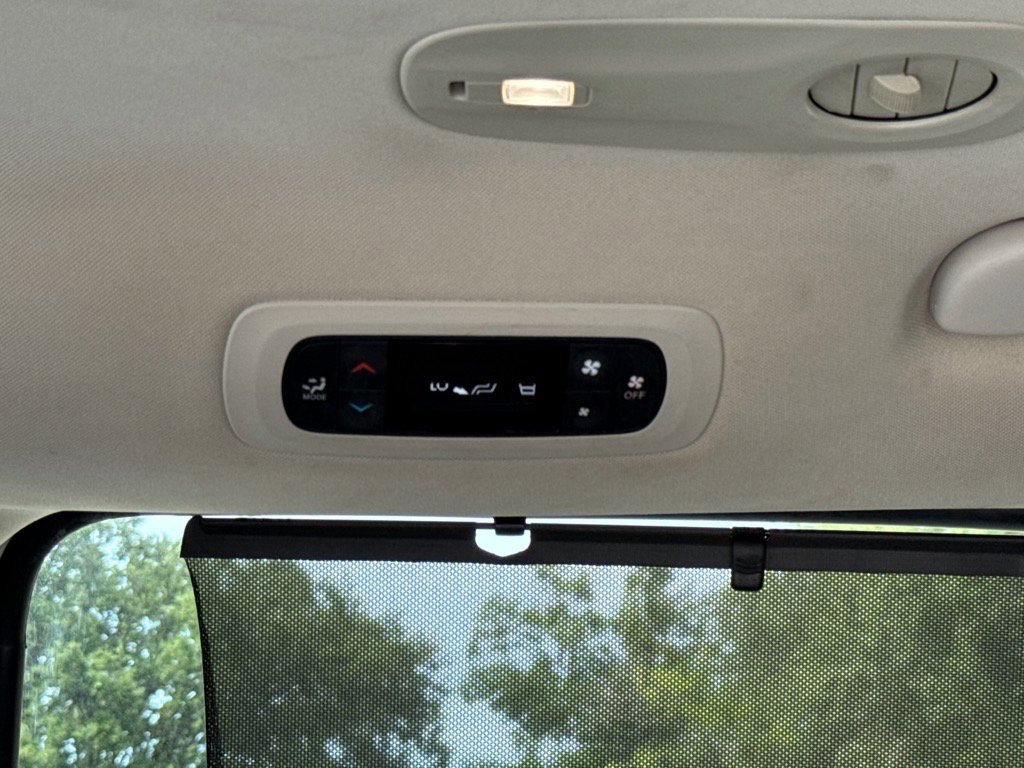 Used 2020 Chrysler Voyager Lxi image 28