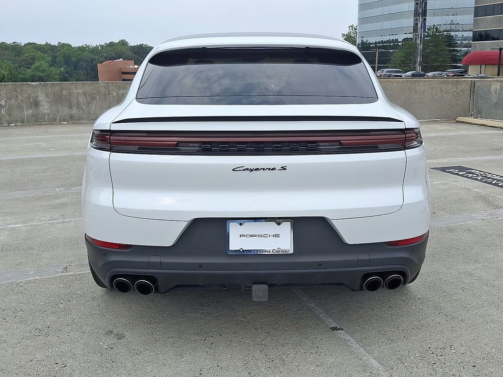 Used 2024 Porsche Cayenne S image 9
