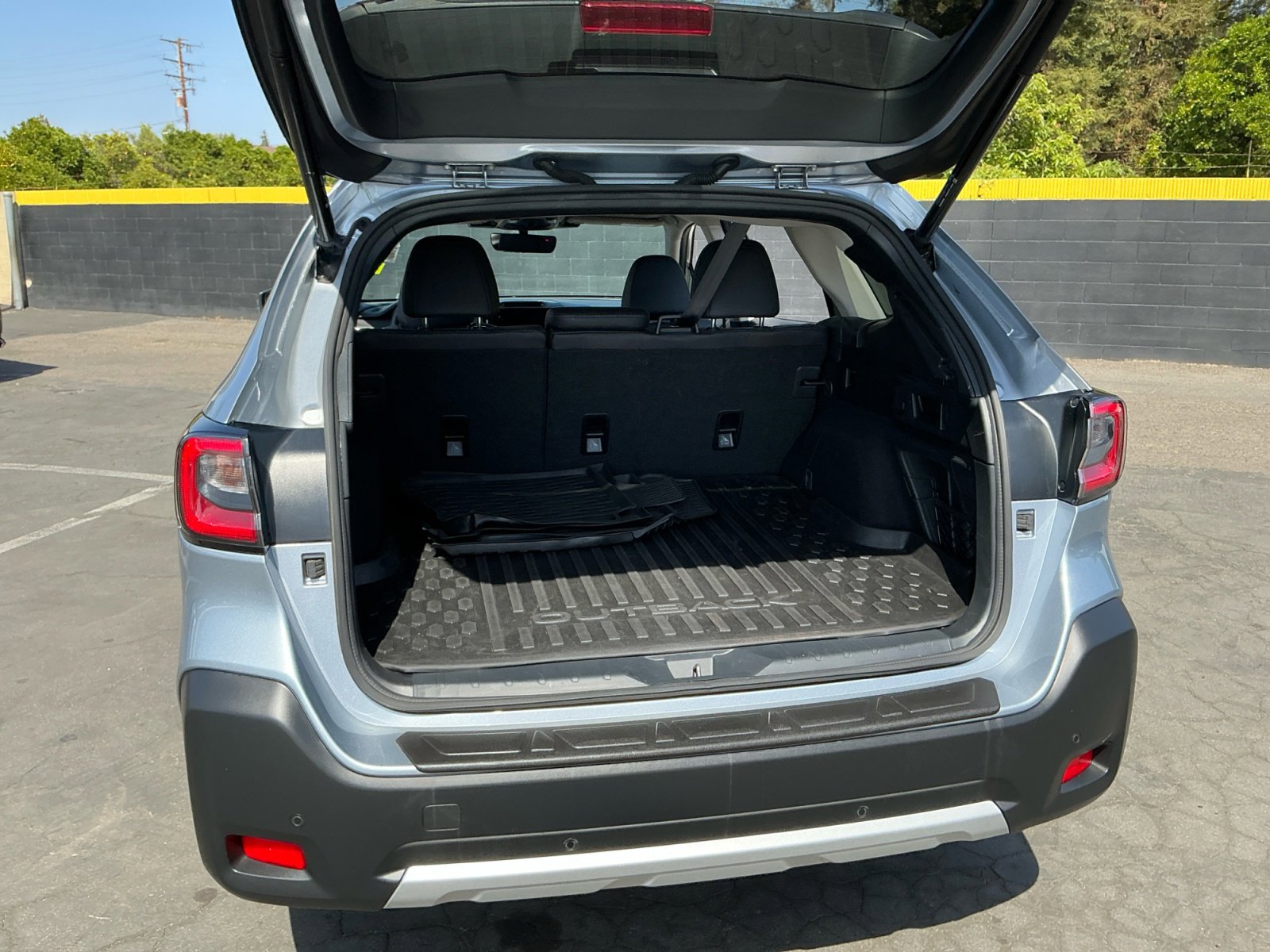 Used 2023 Subaru Outback Limited AWD/4WD image 24